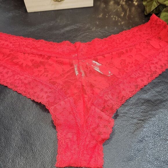 NWT Victoria Secret Cheeky Thong - Picture 5 of 8